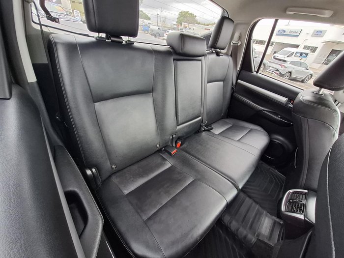2021 Toyota Hilux SR5