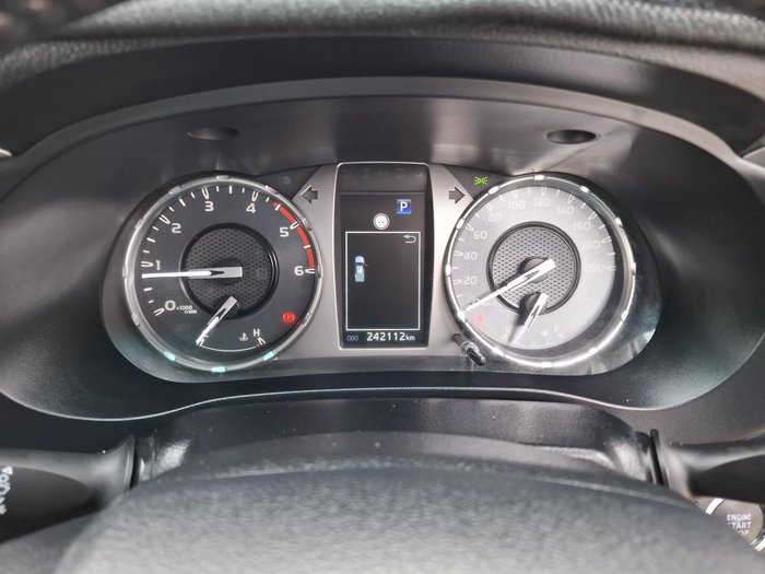 2021 Toyota Hilux SR5