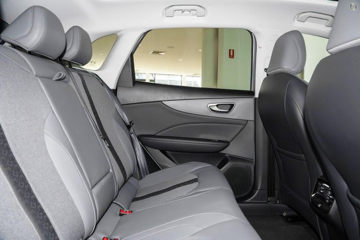 2026 MG MGS5 EV Essence 49