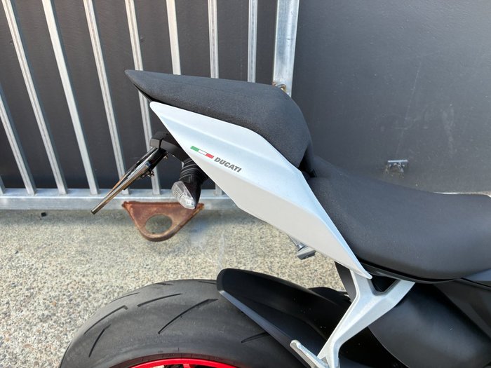 2022 Ducati PANIGALE V2 WHITE