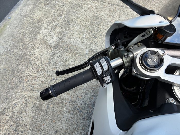 2022 Ducati PANIGALE V2 WHITE