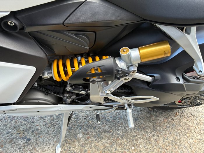 2022 Ducati PANIGALE V2 WHITE