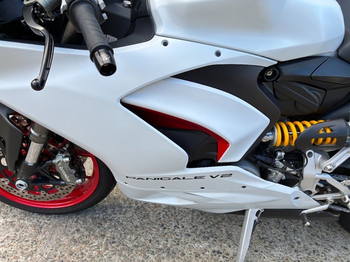 2022 Ducati PANIGALE V2 WHITE