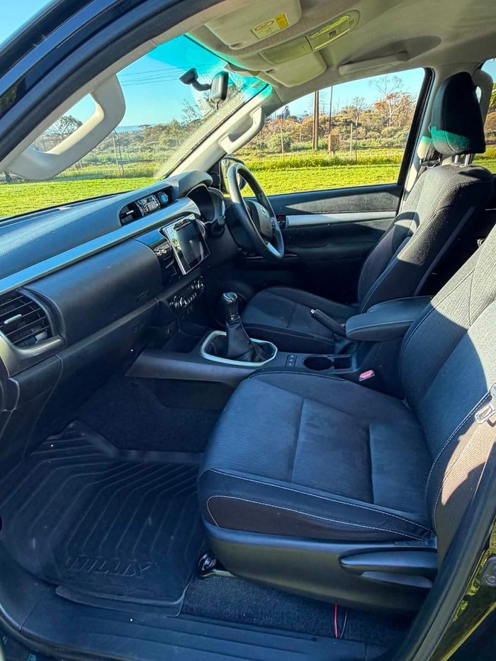 2016 Toyota Hilux SR5