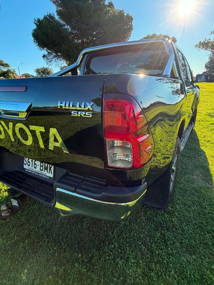 2016 Toyota Hilux SR5