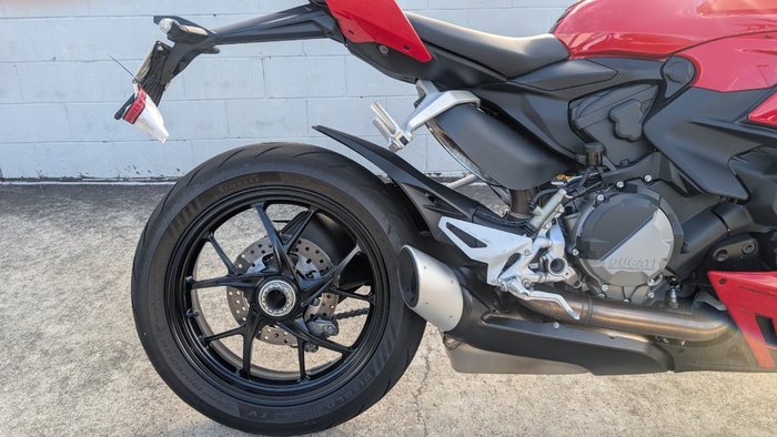 2023 DUCATI STREETFIGHTER V2 Red
