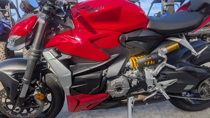 2023 DUCATI STREETFIGHTER V2 Red
