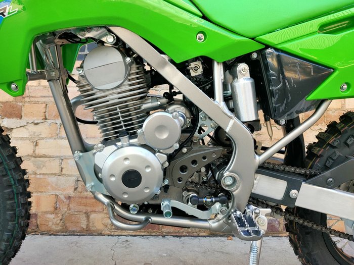 2027 KAWASAKI KLX140R MINI BIKE GREEN