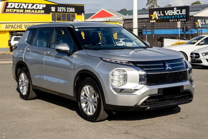 2025 Mitsubishi Outlander ES