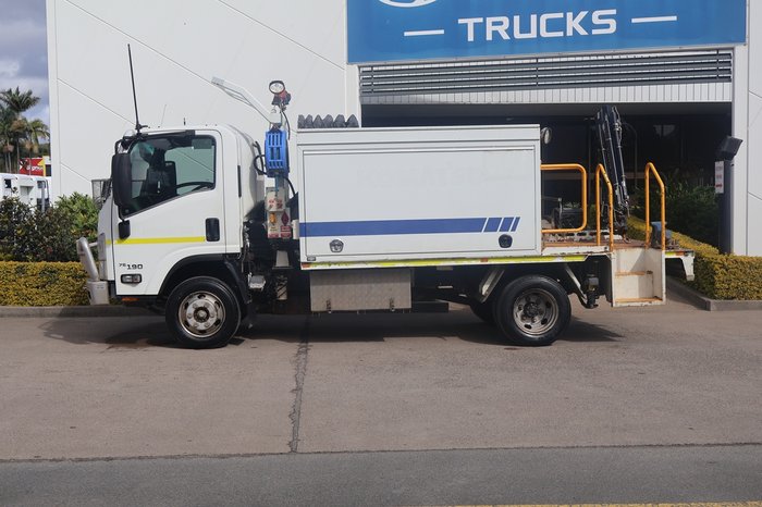 2019 ISUZU NPR 75-190