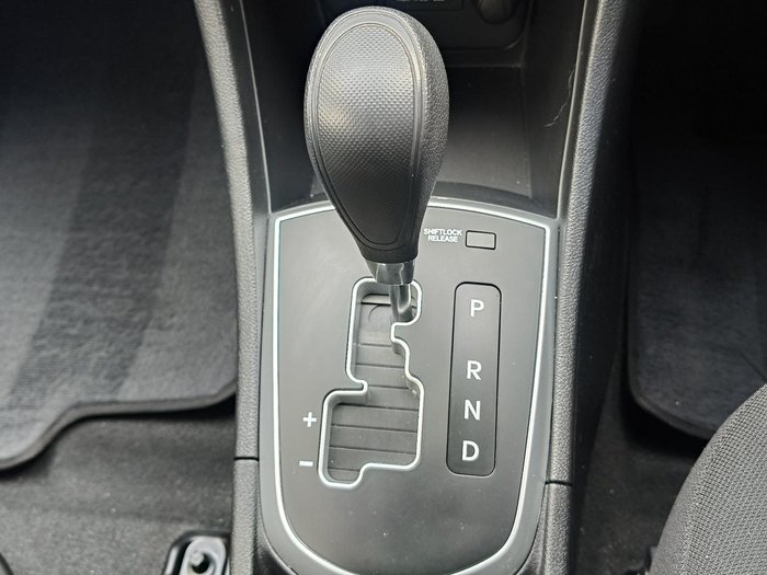 2012 Hyundai Accent Active