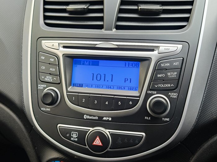 2012 Hyundai Accent Active