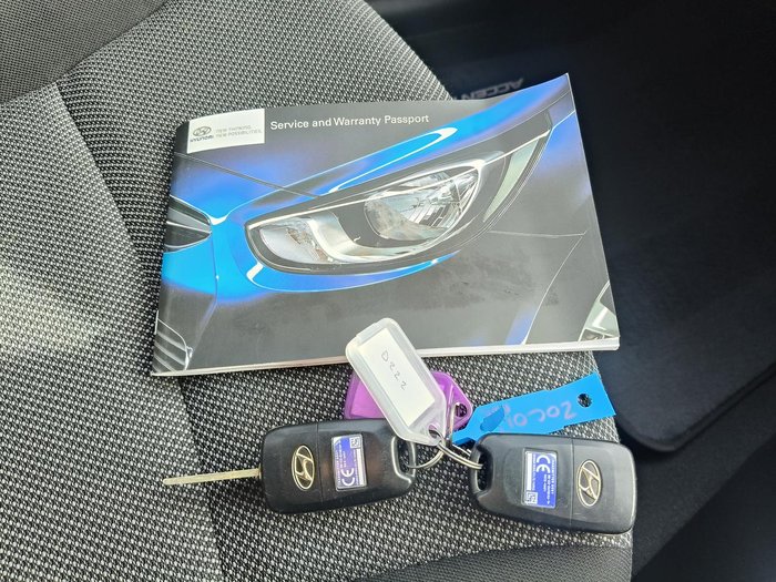 2012 Hyundai Accent Active