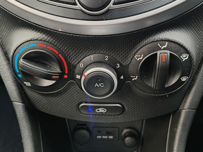 2012 Hyundai Accent Active
