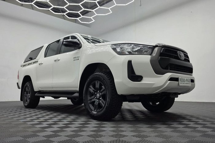 2022 Toyota Hilux SR