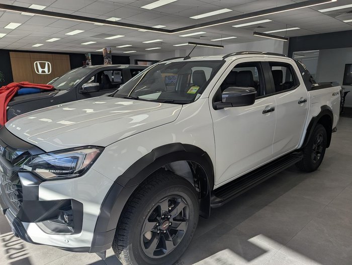2026 Isuzu D-MAX X-TERRAIN MY25.5 4X4 Dual Range Mineral White