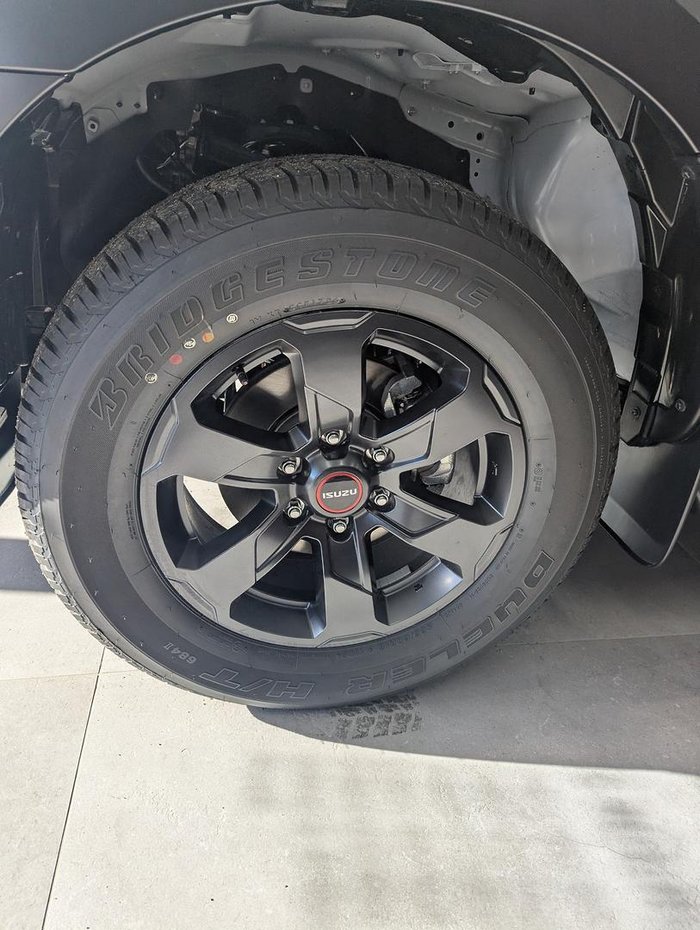 2026 Isuzu D-MAX X-TERRAIN MY25.5 4X4 Dual Range Mineral White