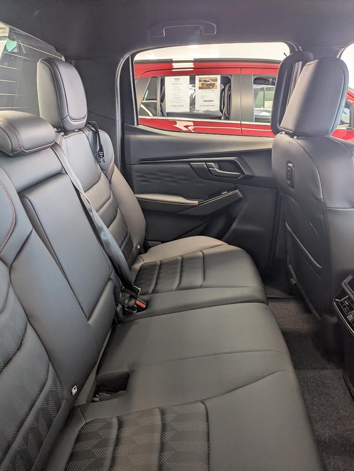 2026 Isuzu D-MAX X-TERRAIN MY25.5 4X4 Dual Range Mineral White