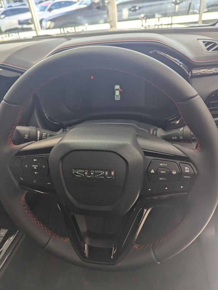 2026 Isuzu D-MAX X-TERRAIN MY25.5 4X4 Dual Range Mineral White