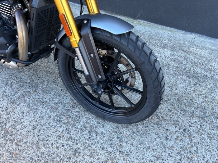 2024 Triumph SCRAMBLER 400 X PEARL SAND KHAKI
