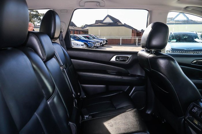 2016 Nissan Pathfinder ST-L