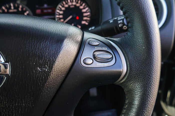 2016 Nissan Pathfinder ST-L