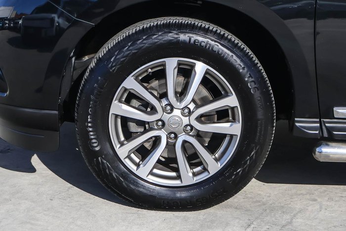 2016 Nissan Pathfinder ST-L