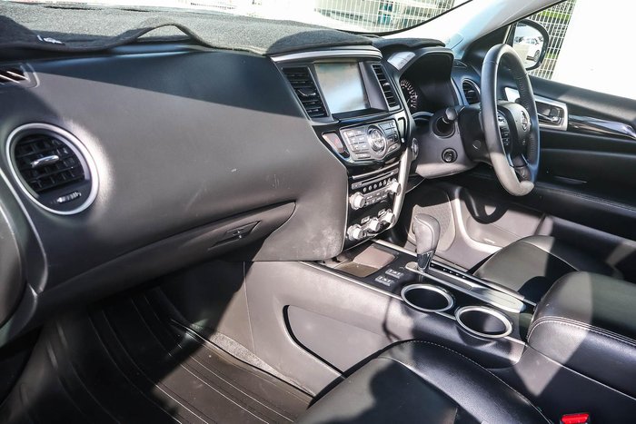 2016 Nissan Pathfinder ST-L