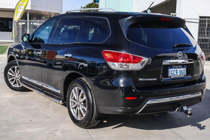2016 Nissan Pathfinder ST-L