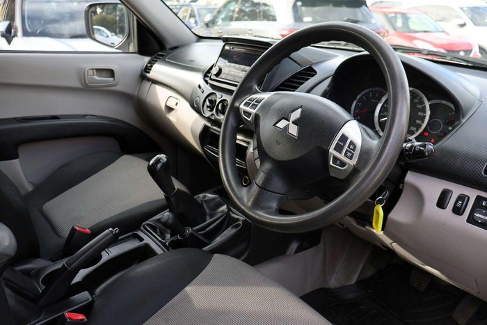 2014 Mitsubishi Triton GLX