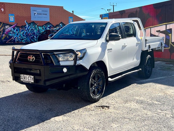 2022 Toyota Hilux SR