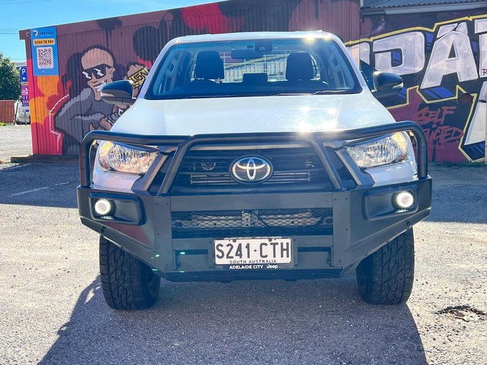 2022 Toyota Hilux SR
