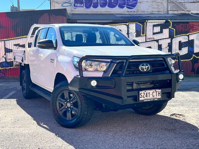 2022 Toyota Hilux SR