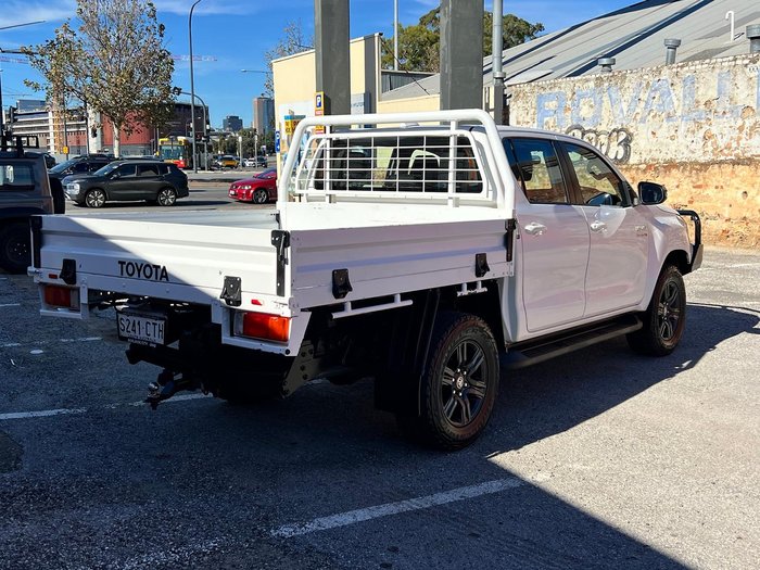 2022 Toyota Hilux SR
