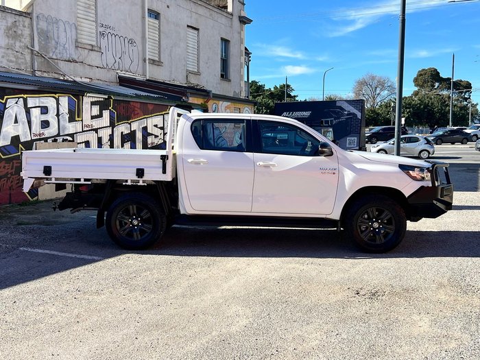 2022 Toyota Hilux SR