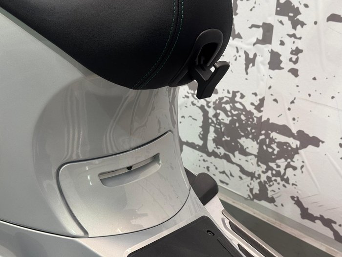 2025 Vespa Primavera Tech 150 Primavera Silver