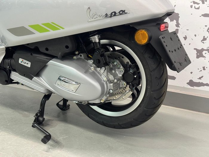2025 Vespa Primavera Tech 150 Primavera Silver