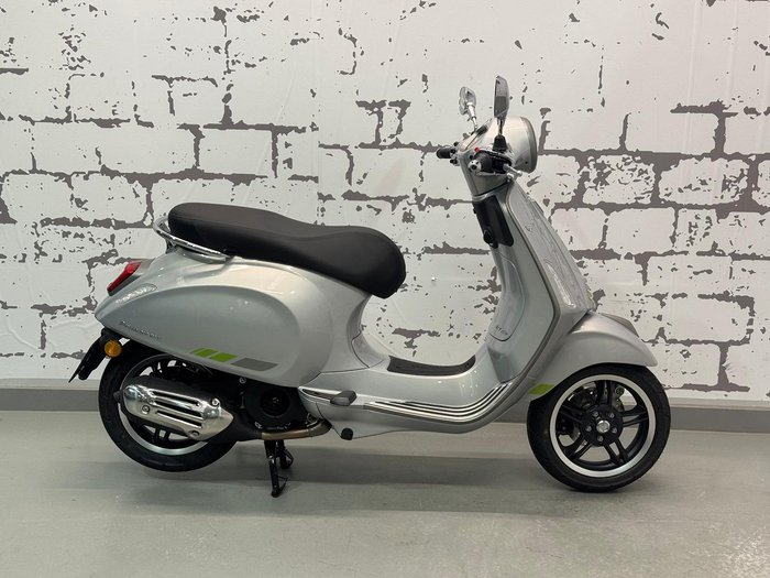 2025 Vespa Primavera Tech 150 Primavera Silver