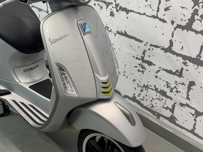 2025 Vespa Primavera Tech 150 Primavera Silver