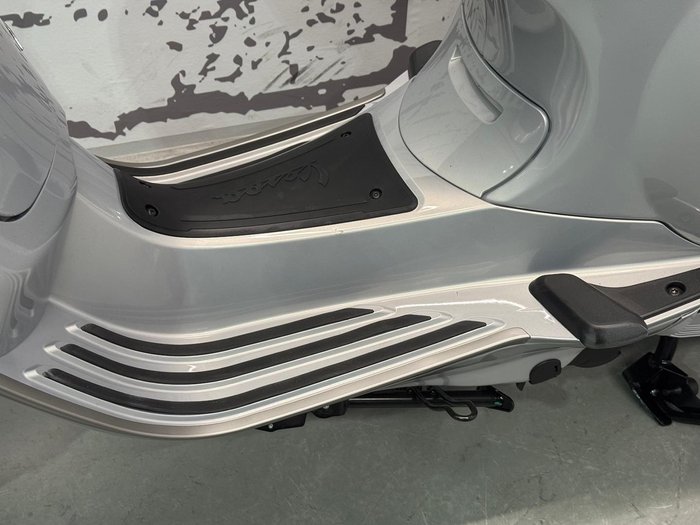 2025 Vespa Primavera Tech 150 Primavera Silver