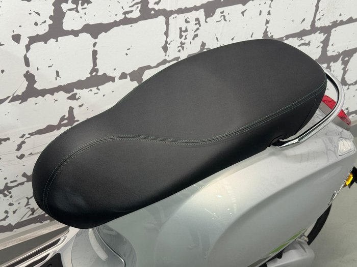 2025 Vespa Primavera Tech 150 Primavera Silver