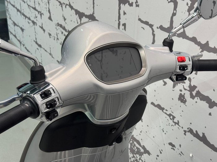 2025 Vespa Primavera Tech 150 Primavera Silver