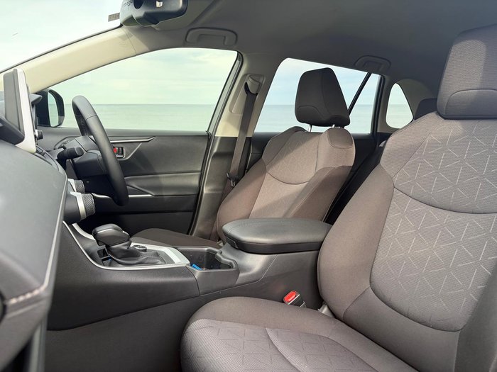 2024 Toyota RAV4 GXL