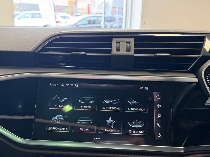 2024 Audi Q3 35 TFSI S line edition