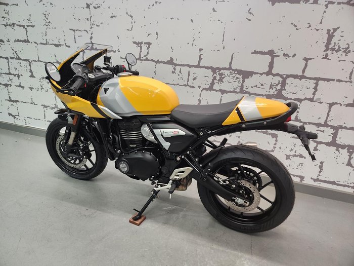 2026 Triumph Thruxton 400 Thruxton Yellow