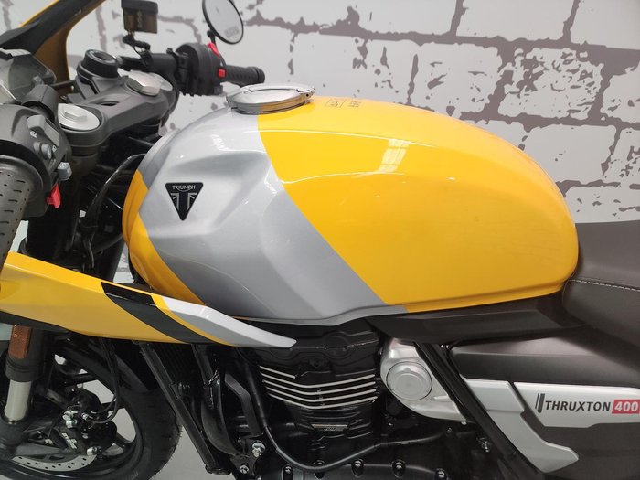 2026 Triumph Thruxton 400 Thruxton Yellow