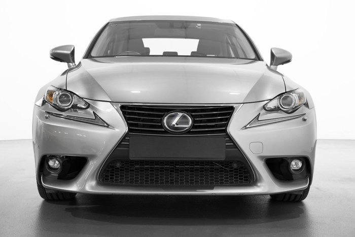 2016 Lexus IS 300h Luxury
