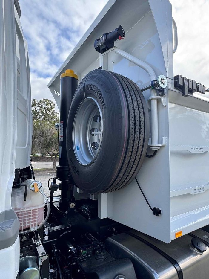 2026 UD Cw 25 360  -Tipper- Btg