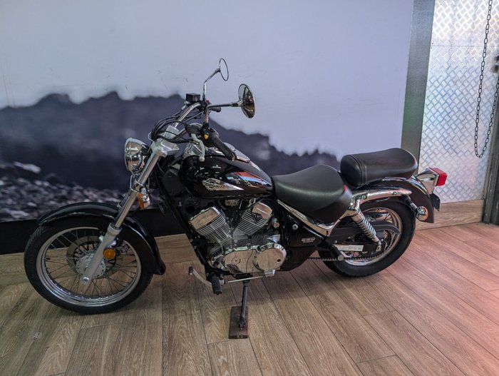 2009 Suzuki VL250 (LC250 INTRUDER) Black
