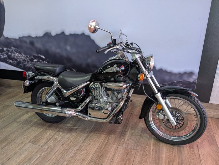 2009 Suzuki VL250 (LC250 INTRUDER) Black